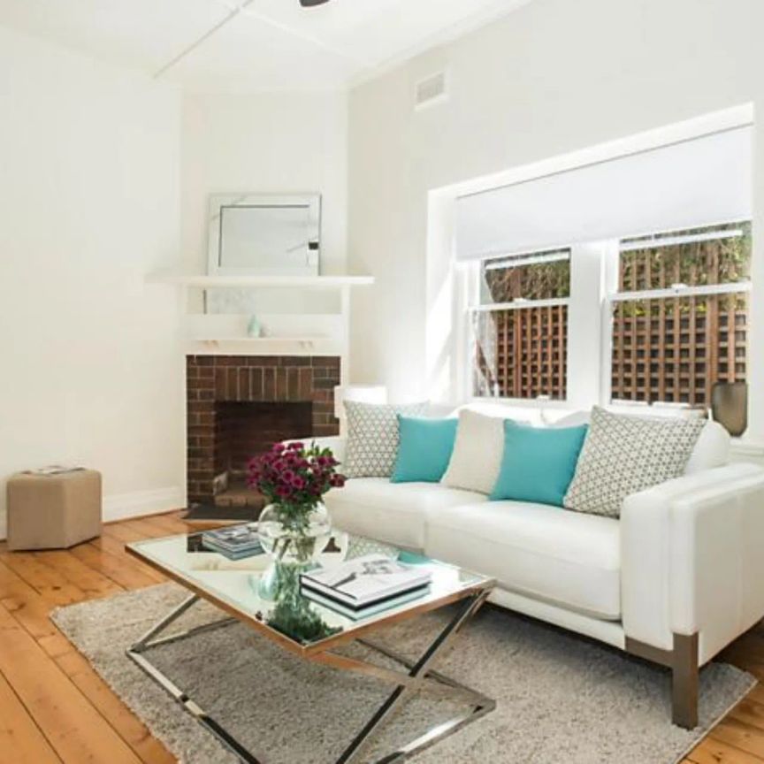 Spacious country style house in St Kilda - Photo 1