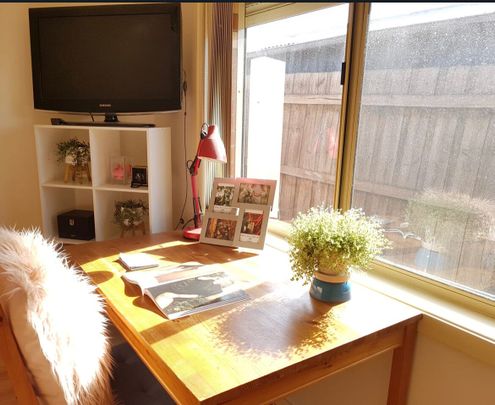 Thomastown - Photo 1