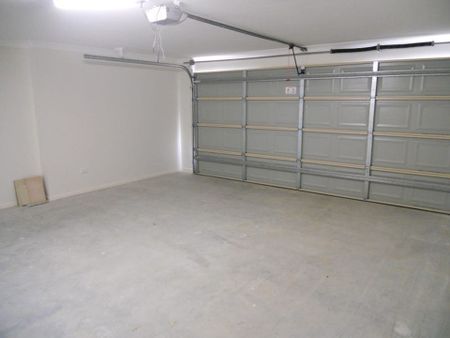 Your Next Family Home Awaits in North Mackay! - Photo 5