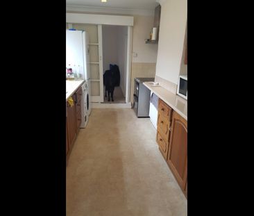 Room in a Shared House, Brickfield Road, SO17 - Photo 6