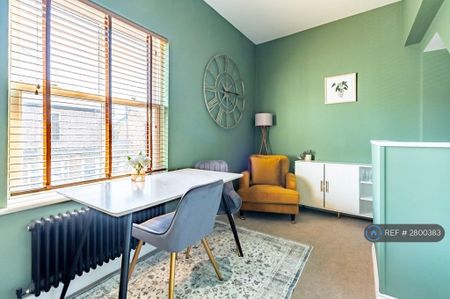 1 bedroom in a house share to rent - Photo 5