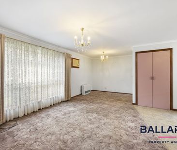 Two Bedroom Unit in Convenient Delacombe Location - Photo 2