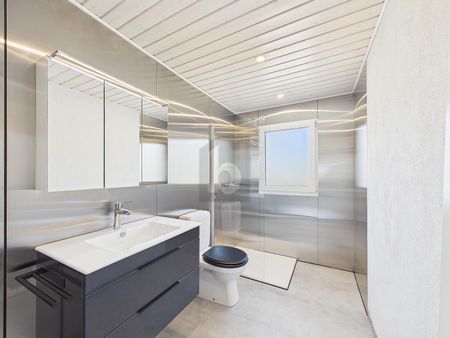 ENERGETISCH SANIERT MIT 1339 M² UMSCHWUNG - Photo 2