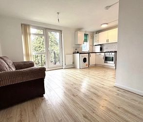 Moat House, Rhodaus Close, Canterbury, CT1 2RF, Kent - Photo 4