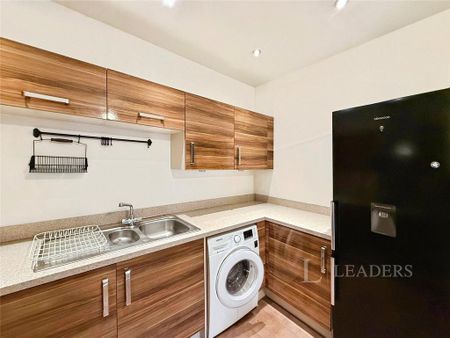 2 bedroom flat to rent - Photo 5