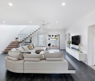 81 Alec Avenue, Mermaid Waters QLD 4218 - House For Rent | Domain - Photo 1