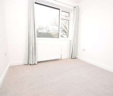 54, Banksfield Avenue, Yeadon, Leeds, West Yorkshire, LS19 7JX - Photo 4