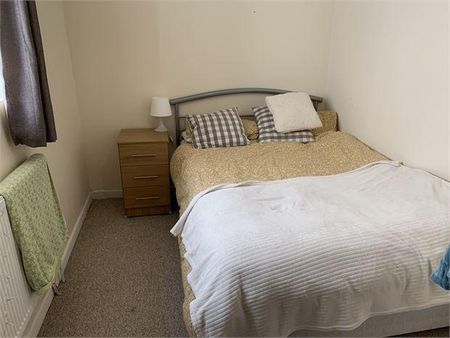 2 bedroom house share to rent - Photo 3