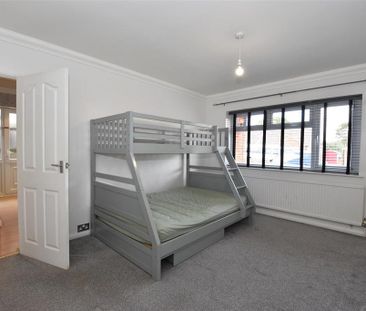 2 bedroom semi-detached bungalow to rent - Photo 4