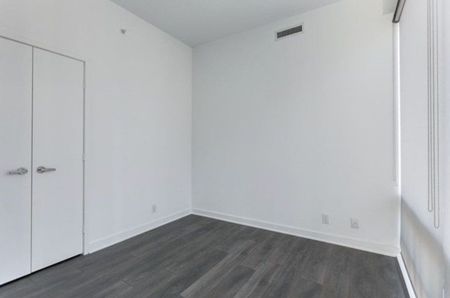 For Lease - 15 Grenville Street, Toronto, Ontario - Photo 4