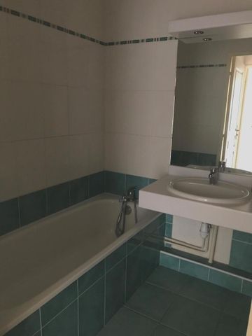 Location Appartement 2 pièces 54m² DECINES CHARPIEU 69150 - Photo 5