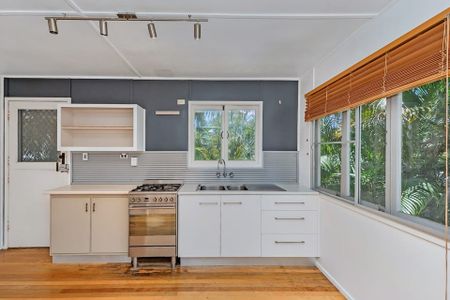 57 Undara Avenue, Cranbrook. - Photo 3