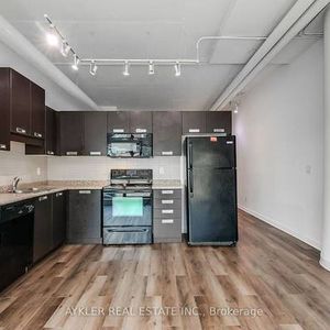 ON SUBWAY LINE MASSIVE W/O TERRACE 1 BED HARD LOFT - Photo 2