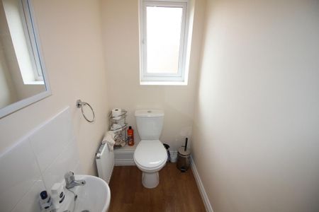 3 bedroom terraced house to rent - Photo 4