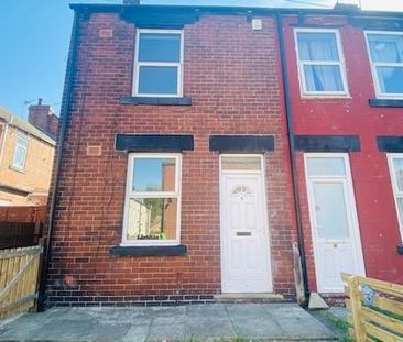 2 bedroom end of terrace house to rent - Photo 5