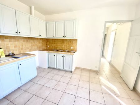 Location Appartement 2 pièces 42m² HYERES 83400 - Photo 3