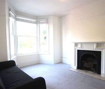 Well Presented Double Bedroom within a shared house- Catford, SE6! - Photo 2