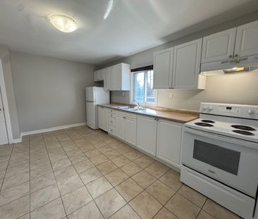 236 Tiffin Street - Photo 2