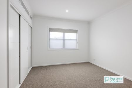 2/27 Hilda Lane, TAMWORTH NSW 2340 - Photo 3