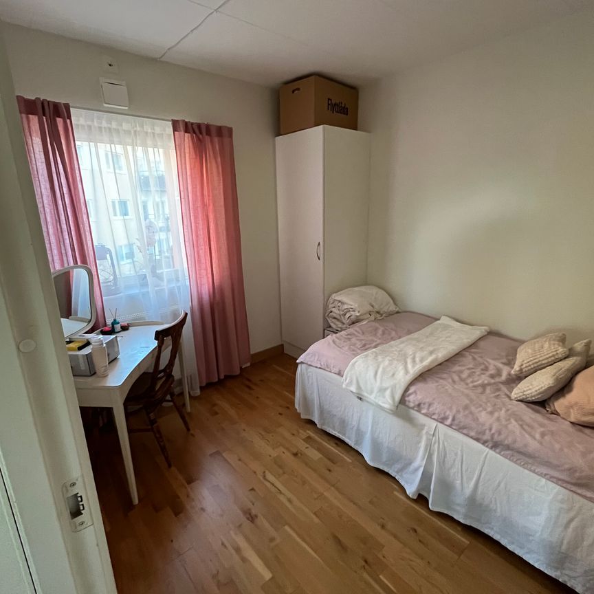 Långgatan, Höganäs - Photo 1