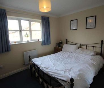 West End, Woking, GU24 - Photo 4