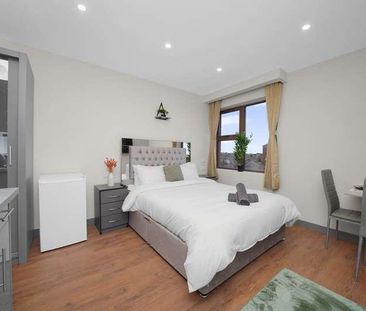 Godino Apart-hotel Serviced Apartments Cranbrook Road Ilford, IG1 - Photo 6