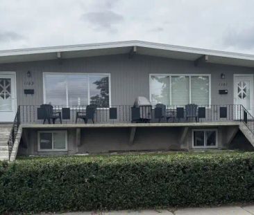 Newly Renovated 2 Bedroom - 8 minute walk to 45ST LRT | 1121A - 112... - Photo 1