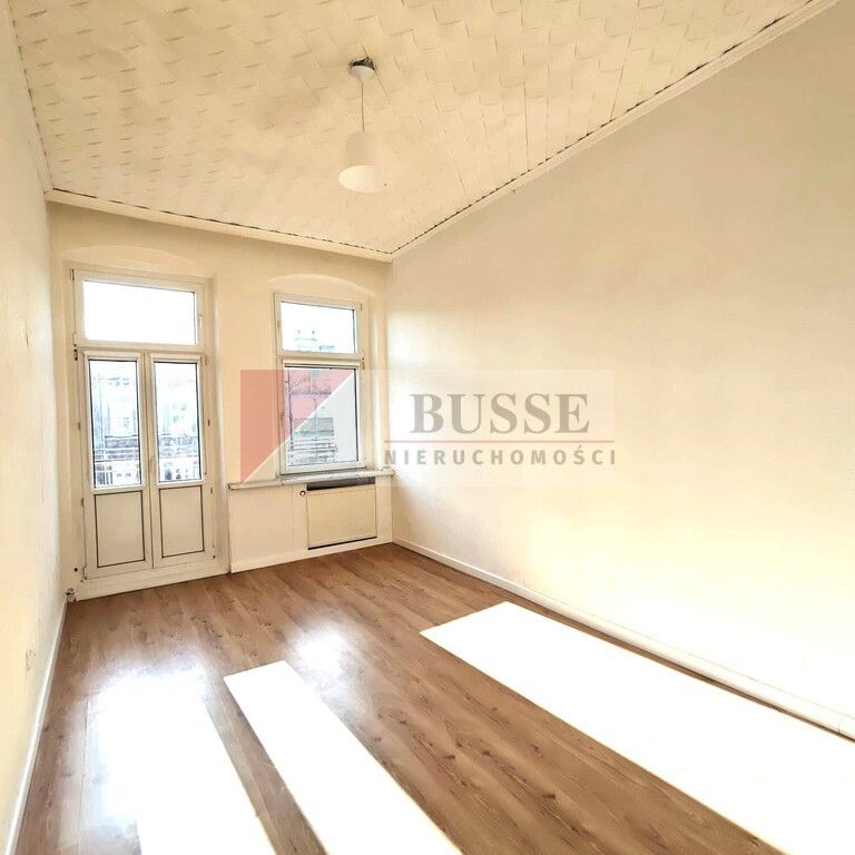 3 pokojowe mieszkanie z balkonem, ścisłe centrum - Zdjęcie 1