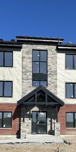 NEUF 4 ½ AVEC PIÈCE BUREAU FERMÉ À PARTIR 1550$ SABREVOIS - Photo 4