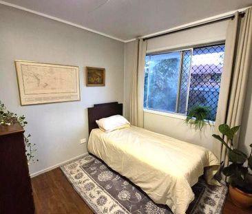 Modern Spacious Family Home in a Convenient Location! - Photo 6