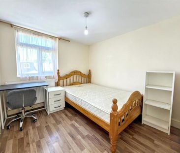 Room in a Shared House, Holbrook Road, E15 - Photo 5
