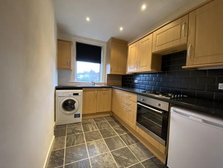 2 bedroom ground floor flat to rent - Photo 3