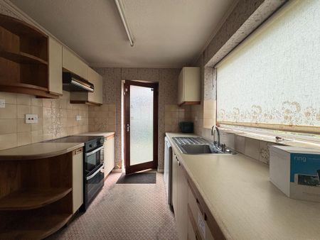 3 bedroom detached house to rent - Photo 5