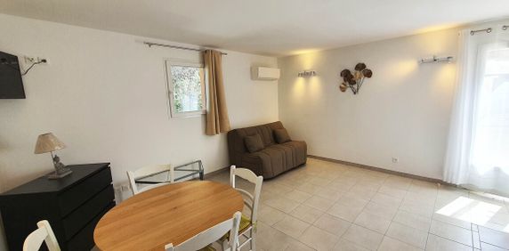 Location Appartement 1 pièce 36m² SIX FOURS LES PLAGES 83140 - Photo 2