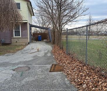 For Lease - 3098 ERINDALE Crescent, Windsor, Ontario - Photo 2