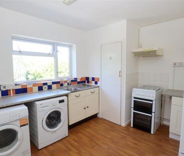 2 bedroom maisonette to rent - Photo 2