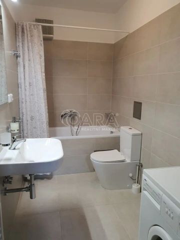 Pronájem slunného 2+kk (71 m - Photo 5