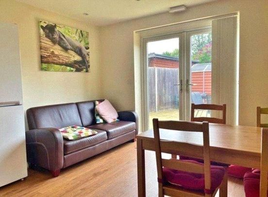 1 bedroom in a house share to rent - Photo 1