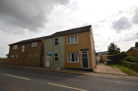 3 bedroom terraced house to rent - Photo 3