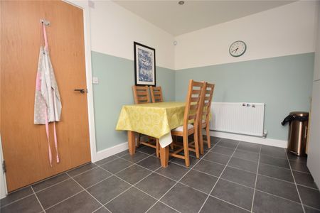 8, Asket Garth, Leeds, West Yorkshire, LS14 1JA - Photo 3