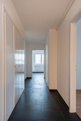 MODERNE WOHNUNG ZU VERMIETEN - ERSTE MONATSMIETE MIETZINSFREI - Photo 1