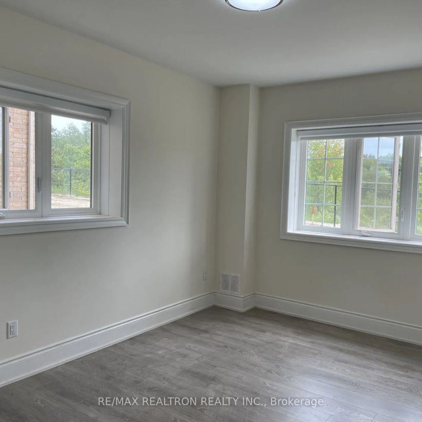 Detached Home For Lease | N9258841 - Photo 1