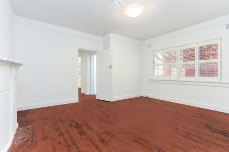 Updated Two-Bedroom Apartment in a Prime Bondi Junction Location - Photo 4