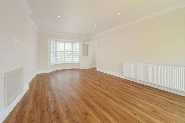 St Pauls Court, Lynstead, ME9 - Photo 1