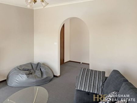 A two-bedroom unit in Sunnyside! - Photo 2