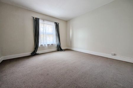 Station Road, Netley Abbey, SO31 - Photo 3