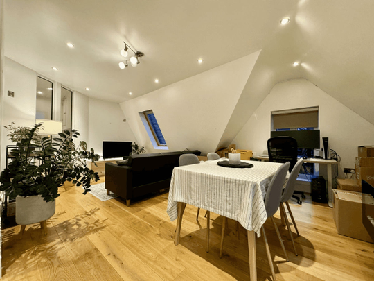 Leopold Road, London, W5 - Photo 1