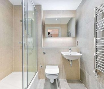 The Oakgate, Leatherhead, KT22 - Photo 3