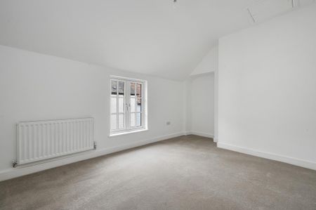 2 bedroom character property to rent - Photo 4