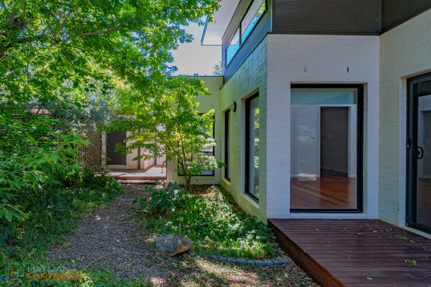 12 Argyle Place, Curtin ACT 2605 - House For Rent | Domain - Photo 1